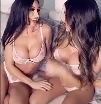 Lyna Perez Onlyfans Leaked – Show Boobs Nipples With Sister